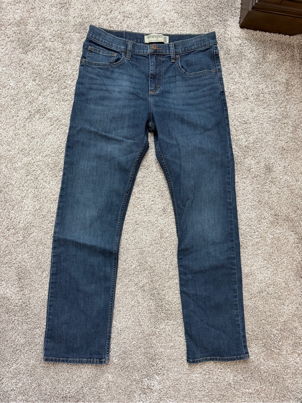 Wrangler Straight-Leg Jeans in Medium Blue